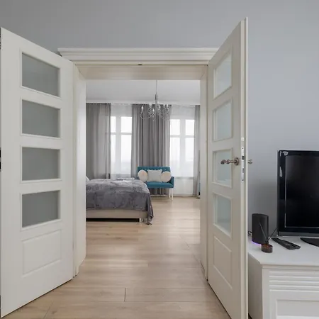 Stylish With River View And Desk For Remote Work In By Renters * Szczecin