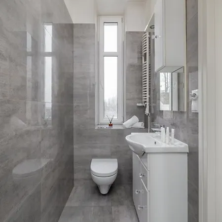 Apartment Stylish With River View And Desk For Remote Work In By Renters *