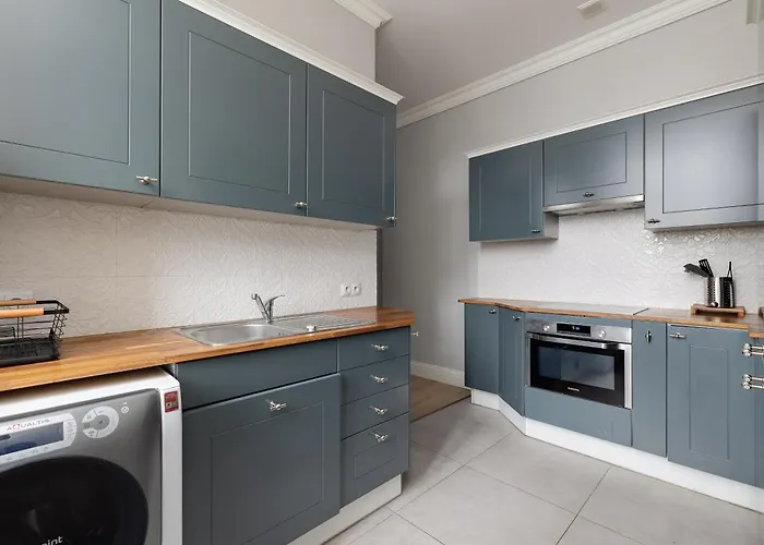 Stylish With River View And Desk For Remote Work In By Renters Апартаменты *